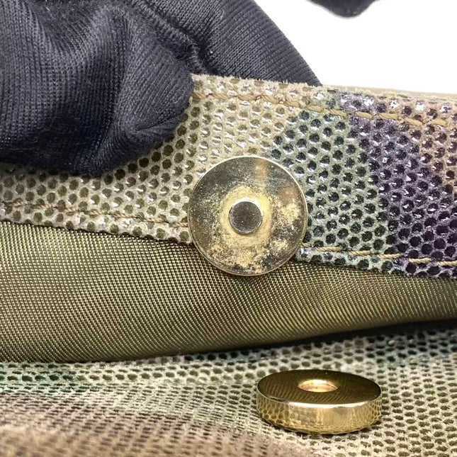Sac à bandoulière Dior Saddle en cuir vert moyen avec finitions métalliques dorées