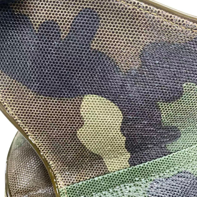 Sac à bandoulière Dior Saddle en cuir vert moyen avec finitions métalliques dorées