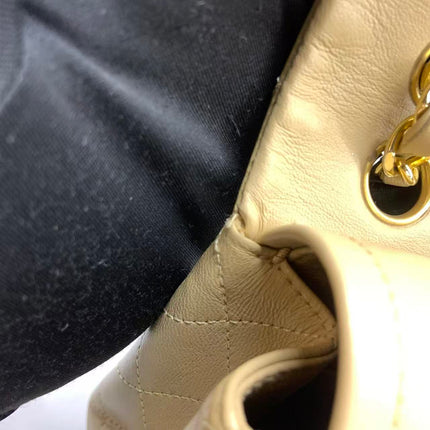 Chanel Classic Flap Medium Cuir d'agneau beige avec accastillage doré, 2009