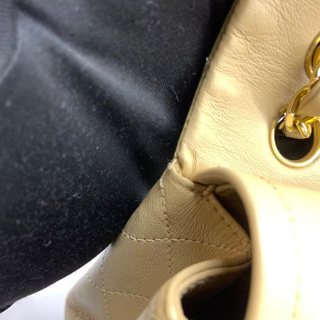 Chanel Classic Flap Medium Cuir d'agneau beige avec accastillage doré, 2009