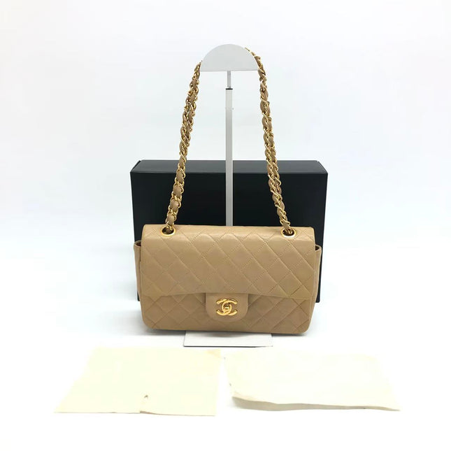 Chanel Classic Flap Medium Cuir d'agneau beige avec accastillage doré, 2009
