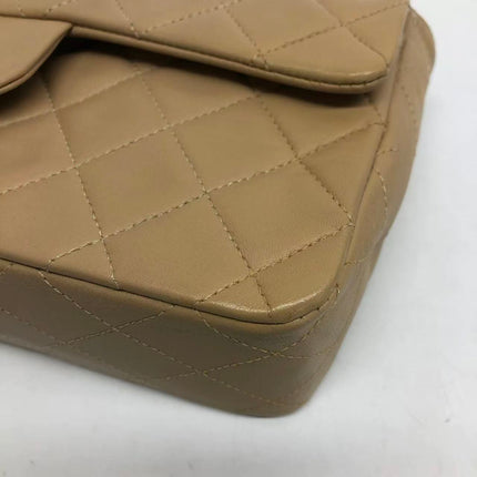 Chanel Classic Flap Medium Cuir d'agneau beige avec accastillage doré, 2009