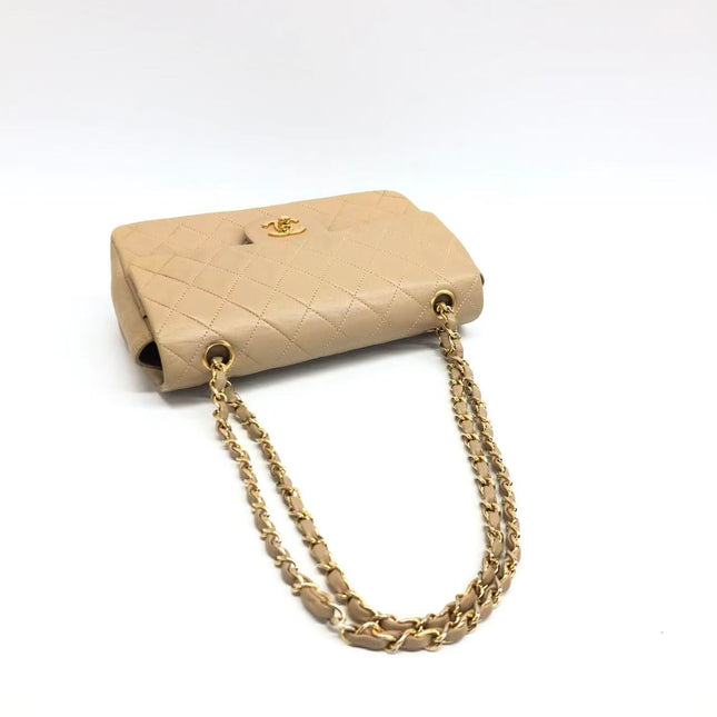 Chanel Classic Flap Medium Cuir d'agneau beige avec accastillage doré, 2009