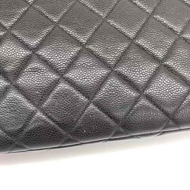 Chanel Wallet on Chain Classique rabat en cuir grainé noir, finition argentée
