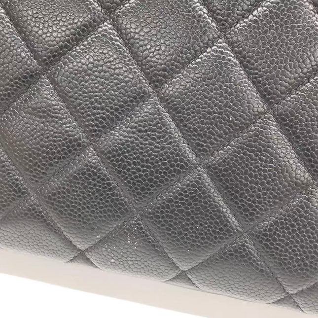 Chanel Wallet on Chain Classique rabat en cuir grainé noir, finition argentée