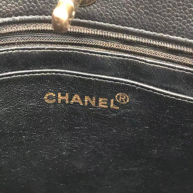 Chanel Wallet on Chain Classique rabat en cuir grainé noir, finition argentée