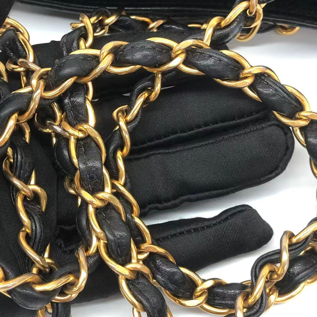 Chanel Wallet on Chain Classique rabat en cuir grainé noir, finition argentée