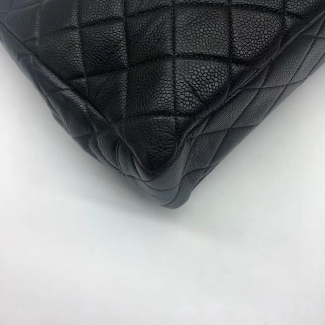 Chanel Wallet on Chain Classique rabat en cuir grainé noir, finition argentée