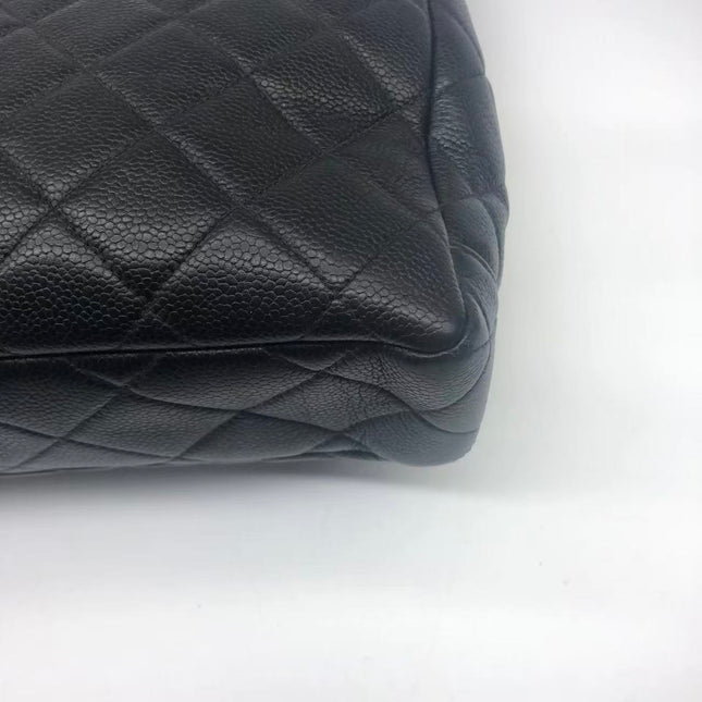 Chanel Wallet on Chain Classique rabat en cuir grainé noir, finition argentée