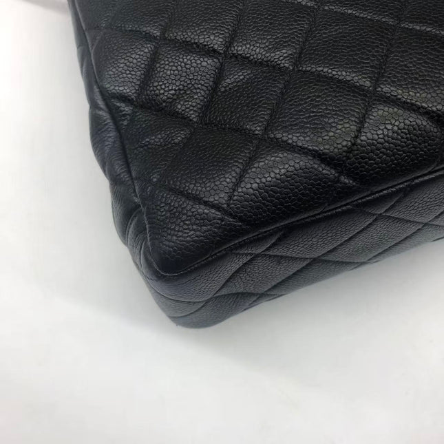 Chanel Wallet on Chain Classique rabat en cuir grainé noir, finition argentée