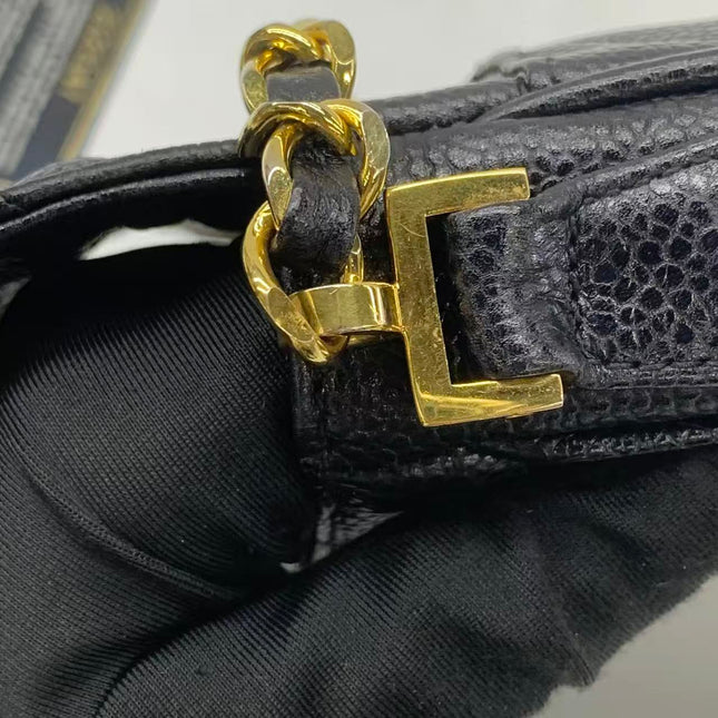 Sac à bandoulière Chanel Matelasse en daim marron fauve et chaîne double dorée, avec breloque Coco, taille médium