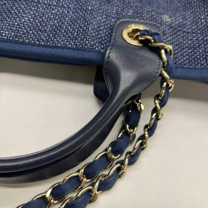 Verkauft Chanel Deauville Tote Medium White