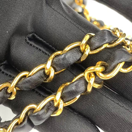 Chanel Classic Flap Medium Vintage Black Lambskin Leather 24k Gold Hardware 1994-1996