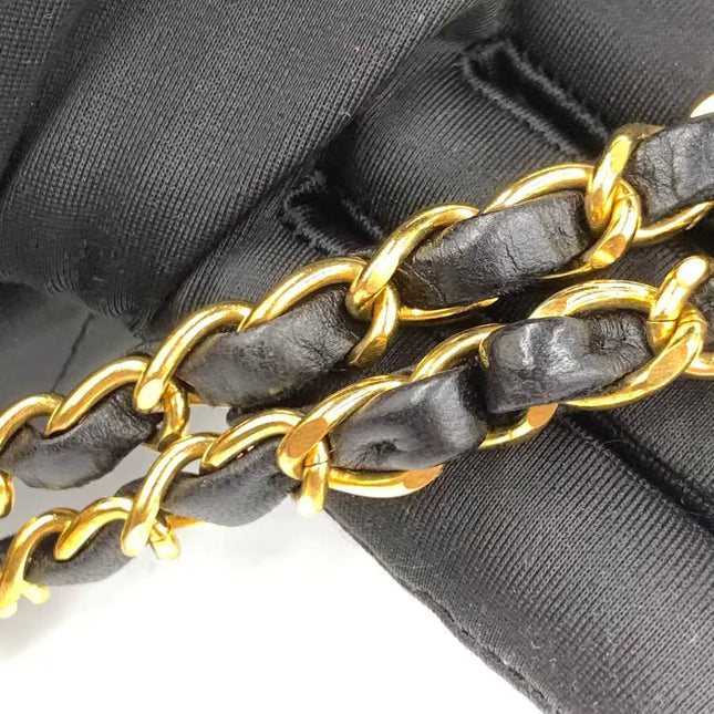 Chanel Classic Flap Medium Vintage Black Lambskin Leather 24k Gold Hardware 1994-1996