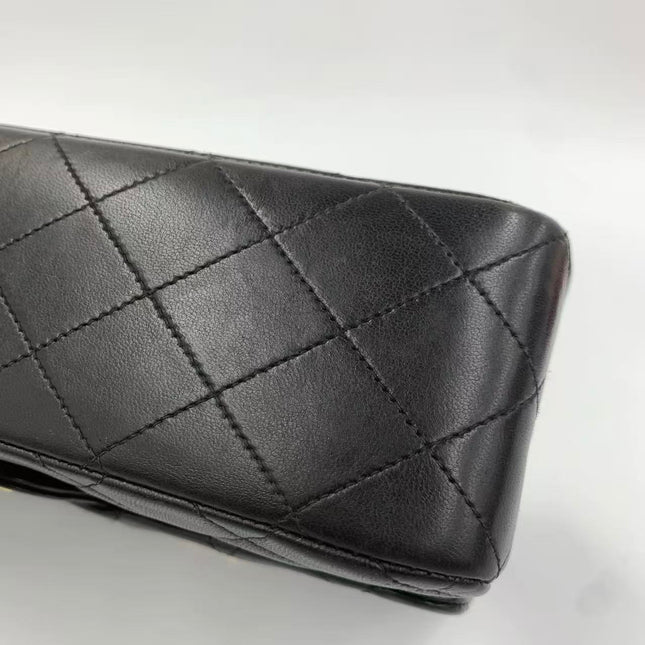 Chanel Classic Flap Medium Vintage Black Lambskin Leather 24k Gold Hardware 1994-1996