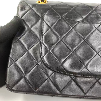 Chanel Classic Flap Medium Vintage Black Lambskin Leather 24k Gold Hardware 1994-1996