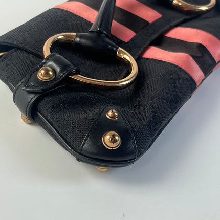 Sac bandoulière clouté en cuir de serpent noir et doré Gucci Horsebit 1955 Small