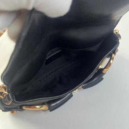 Sac bandoulière clouté en cuir de serpent noir et doré Gucci Horsebit 1955 Small