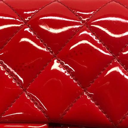 Chanel Classique Mini Rabat Cuir Verni Rouge Métal Argenté