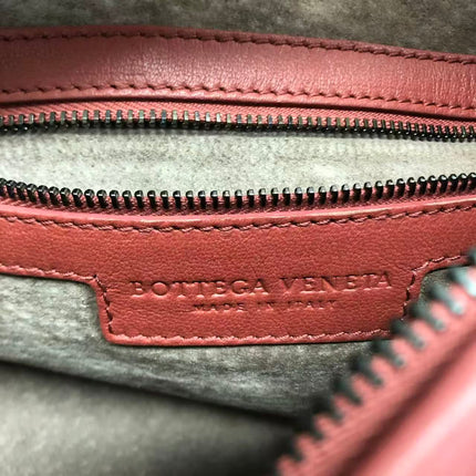 Bottega Veneta Veneta Hobo Large Brick Red 47cm Lambskin Leather