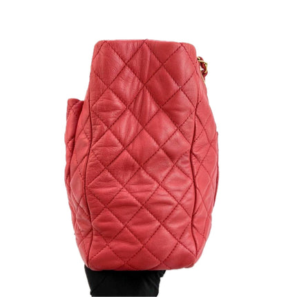 Sac cabas Chanel Grand Shopping Tote en cuir caviar bordeaux, taille GM, finitions argentées