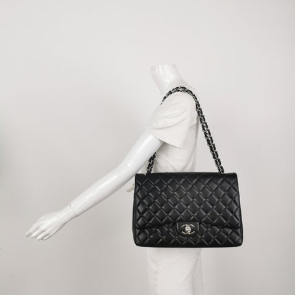 Chanel Classique Grand Modèle Cuir d'Agneau Noir Double Rabat Métal Argenté 2012