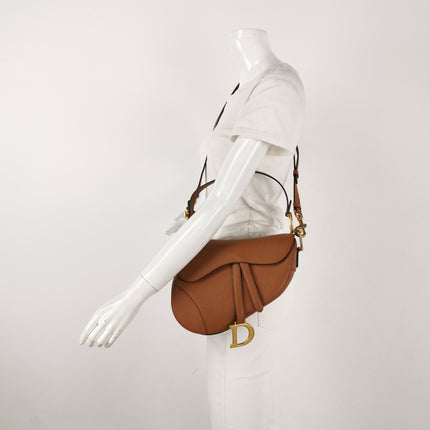Dior Saddle 2022 Medium Tan Brown Grained Calfskin Leather Bag with Strap