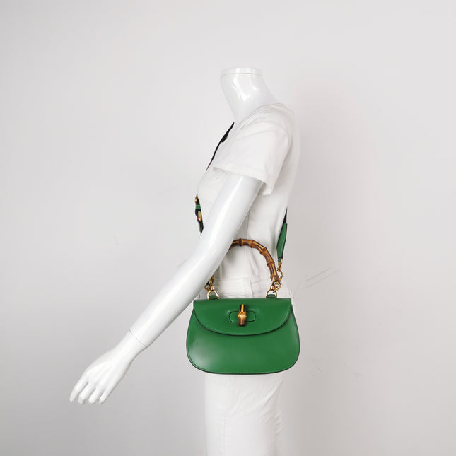 Sac à poignée supérieure Gucci Bamboo 1947 petit en cuir Box vert avec sangle en toile