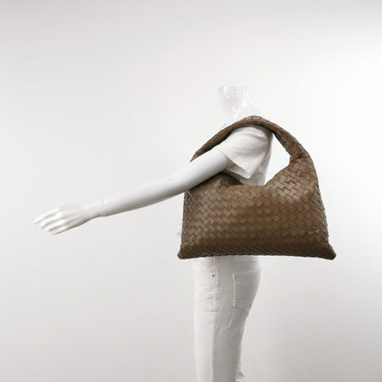 Bottega Veneta Hop Hobo Medium Leather Nutty Brown