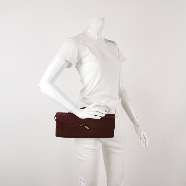 Bottega Veneta Andiamo Clutch Small Burgundy Handbag
