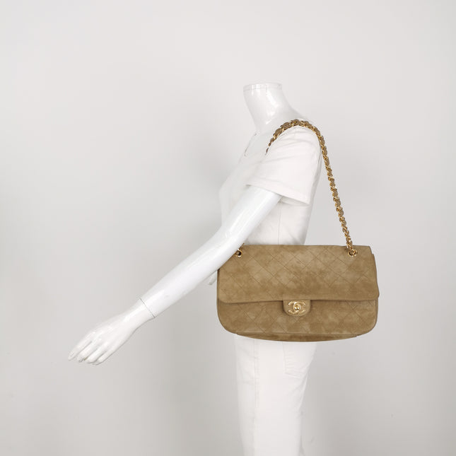 Chanel Classic Flap Medium Cuir Daim Marron Chocolat Foncé HW Argent, 1996-1997
