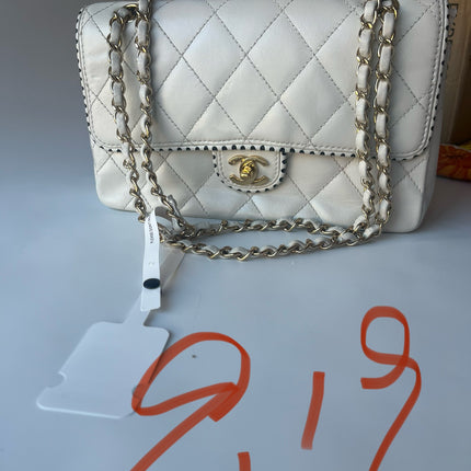 Chanel Classic Flap Vintage aus schwarzem Lammleder mit 24-Karat-Gold-Hardware