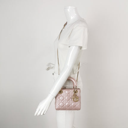 Lady Dior Mini 2019 Cuir d'agneau rose nacré avec chaîne dorée