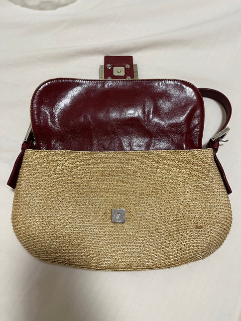 Sold Fendi Baguette Straw Raffia bag with leather lining