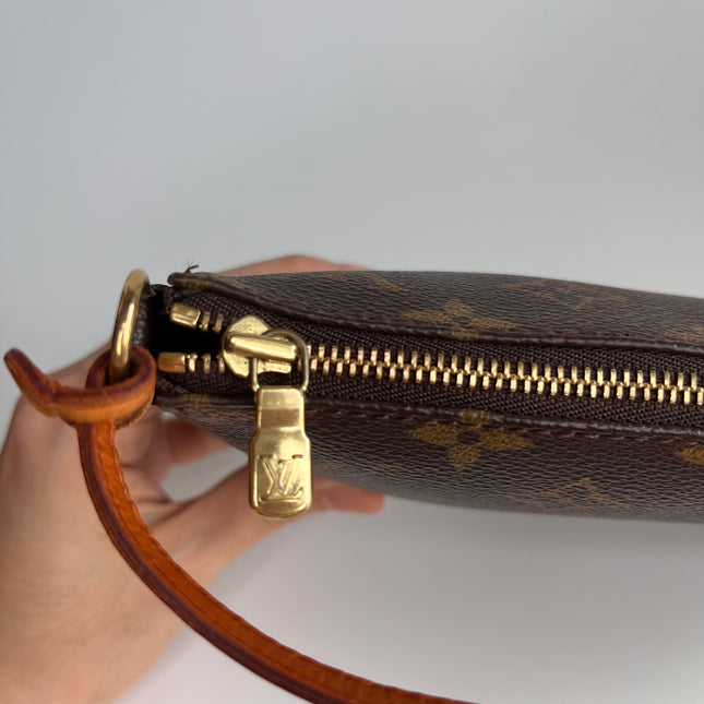 Sold Louis Vuitton pochette accessoires classic brown