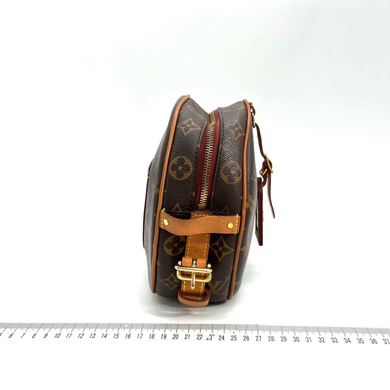 Boîte chapeau souple leather crossbody bag Louis Vuitton