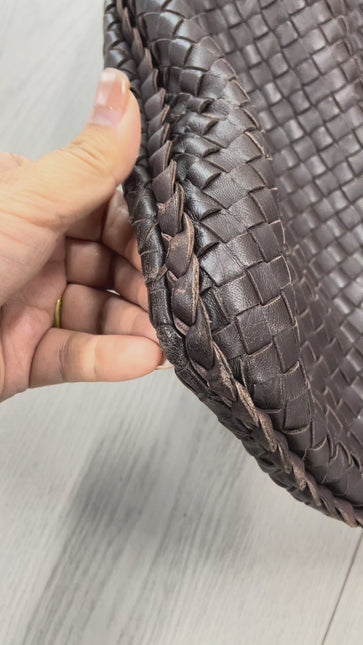 Bottega Veneta Veneta Hobo Intrecciato Dark Chocolate Brown Medium Lambskin Leather 47cm