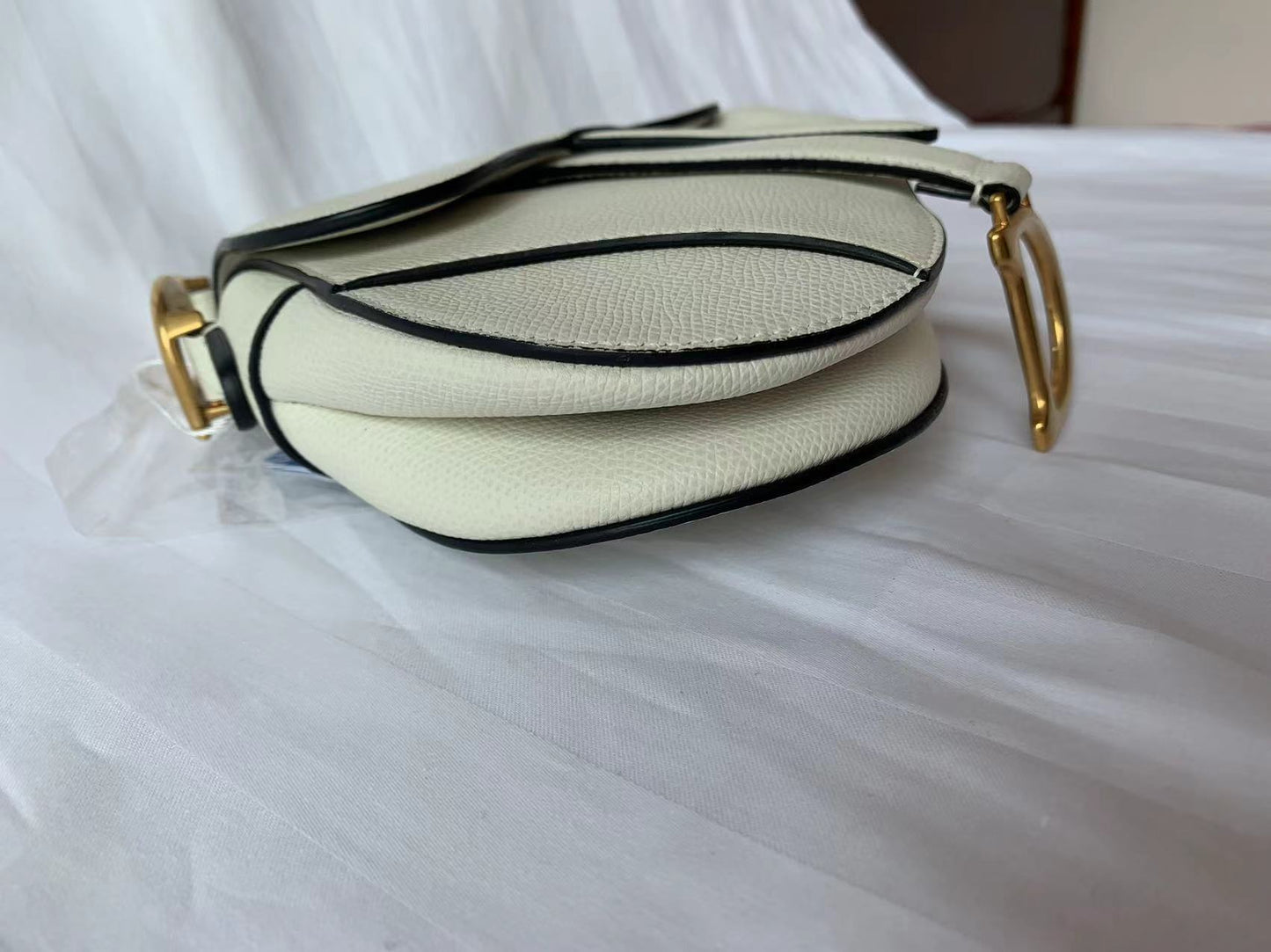 Dior Saddle bag white grain leather mini bottom